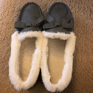 NWOT Women’s slippers